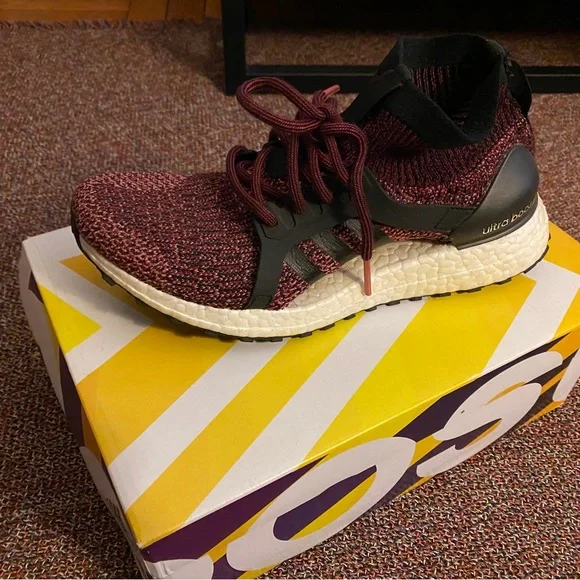 Adidas Ultra Boost Maroon Sneakers - Picture 3 of 3